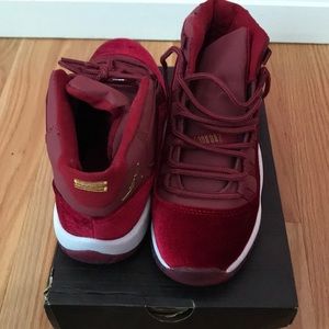 wine red jordans
